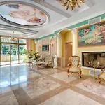 Venera & Anastasia Palace Апартаменты