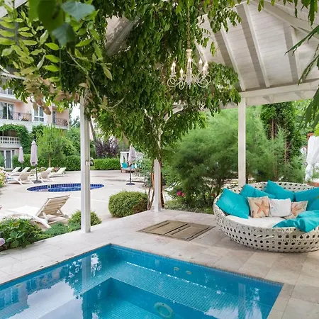 Venera & Anastasia Palace דירה