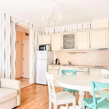 Venera & Anastasia Palace סאני ביץ'
