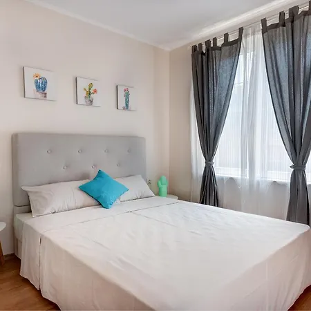 דירה Venera & Anastasia Palace