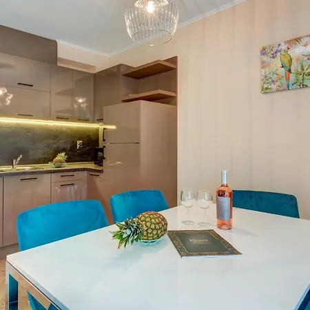 Venera & Anastasia Palace * סאני ביץ'