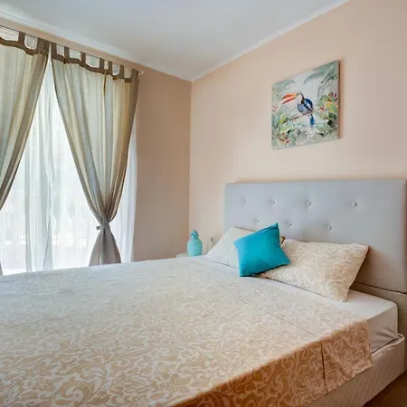Venera & Anastasia Palace דירה